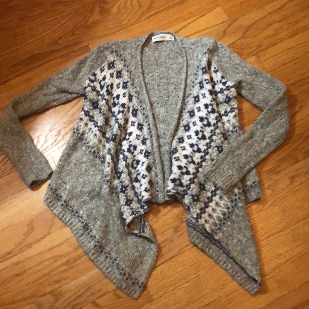 Girls Abercrombie drape front sweater. Size small
